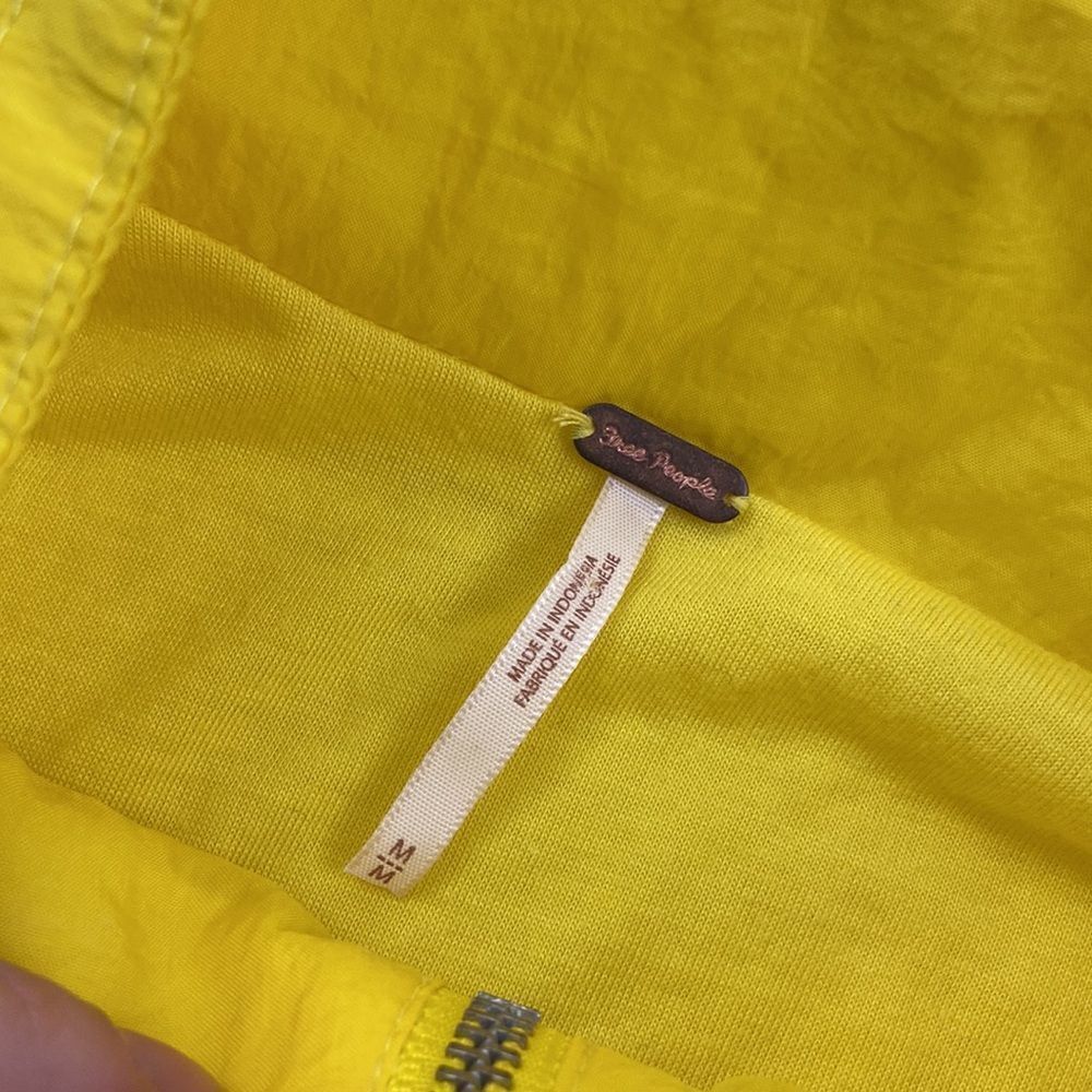 Free People Cropped Vibrant Yellow Windbreaker size Medium - Picture 4 of 10